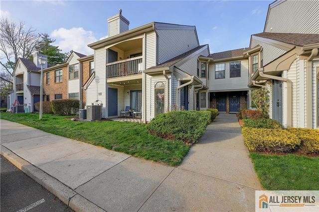 207 Sunshine Court, Sayreville, NJ 08859