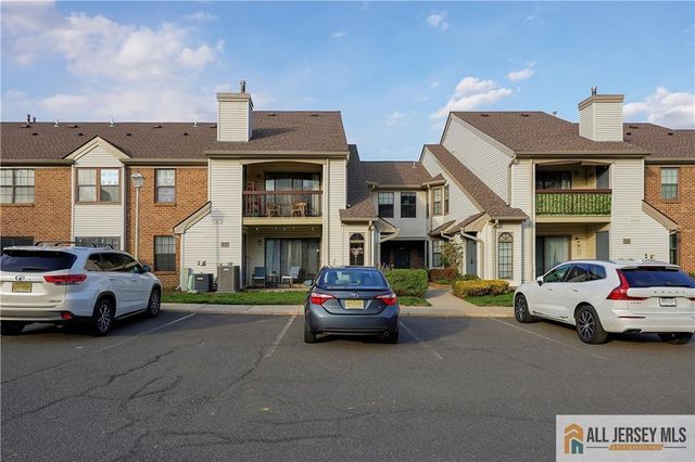 207 Sunshine Court, Sayreville, NJ 08859
