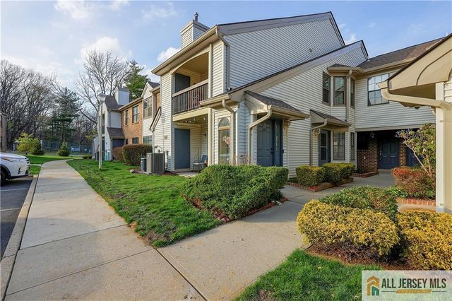 207 Sunshine Court, Sayreville, NJ 08859