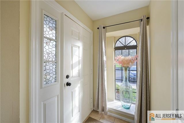 207 Sunshine Court, Sayreville, NJ 08859