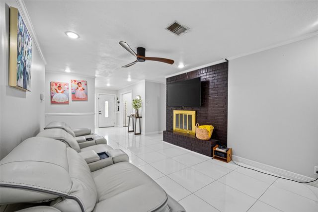 104 Burgundy Lane, League City, TX 77573