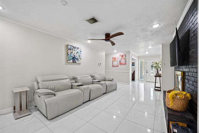 104 Burgundy Lane, League City, TX 77573