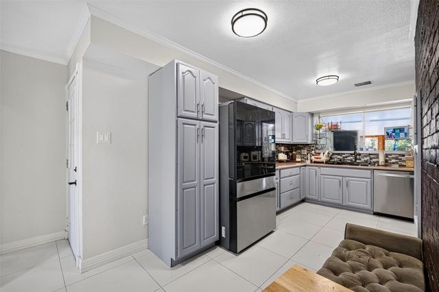 104 Burgundy Lane, League City, TX 77573