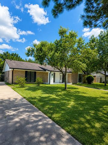 104 Burgundy Lane, League City, TX 77573