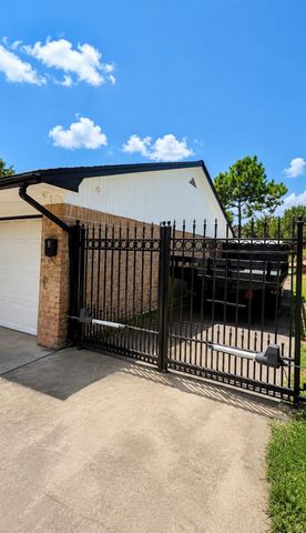 104 Burgundy Lane, League City, TX 77573