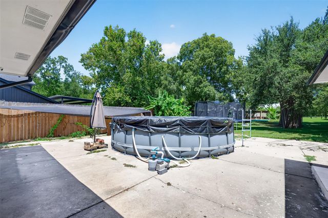 104 Burgundy Lane, League City, TX 77573