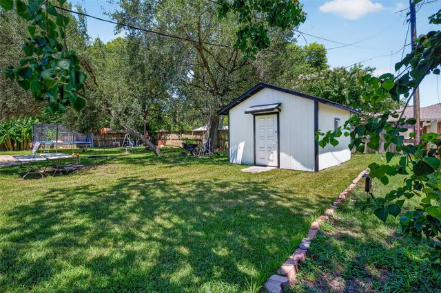 104 Burgundy Lane, League City, TX 77573