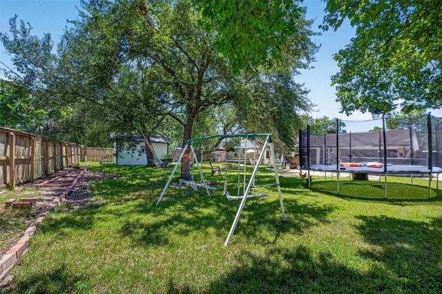 104 Burgundy Lane, League City, TX 77573