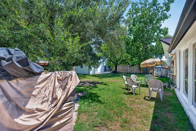 104 Burgundy Lane, League City, TX 77573
