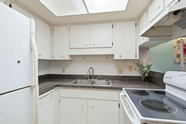 4344 TAHITIAN GARDENS CIRCLE B, Holiday, FL 34691