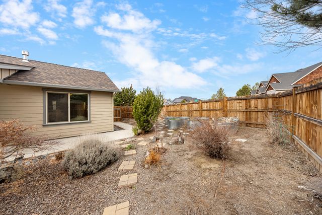 3344 SW Cascade Vista Drive, Redmond, OR 97756