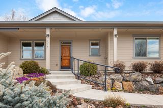 3344 SW Cascade Vista Drive, Redmond, OR 97756