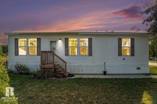 4649 Butternut Street, Clarkston, MI 48348