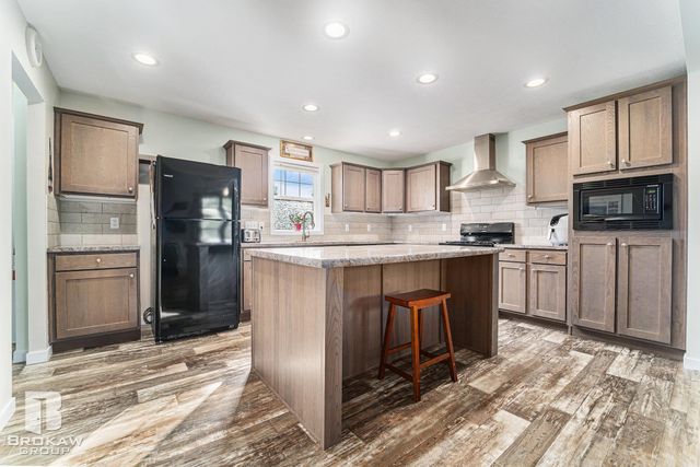 4649 Butternut Street, Clarkston, MI 48348