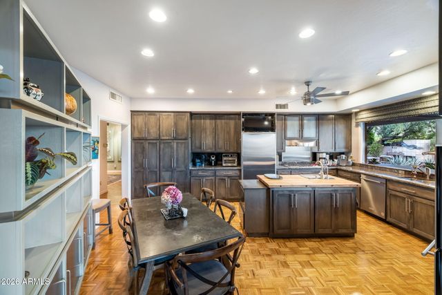 8219 N CHARLES Drive, Paradise Valley, AZ 85253