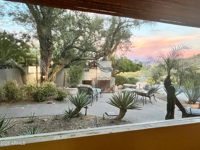 8219 N CHARLES Drive, Paradise Valley, AZ 85253
