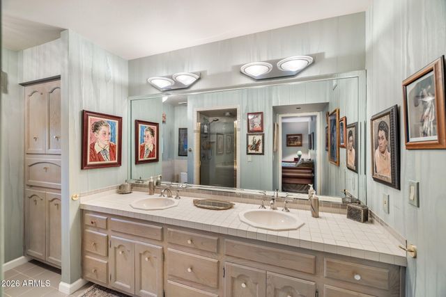 8219 N CHARLES Drive, Paradise Valley, AZ 85253