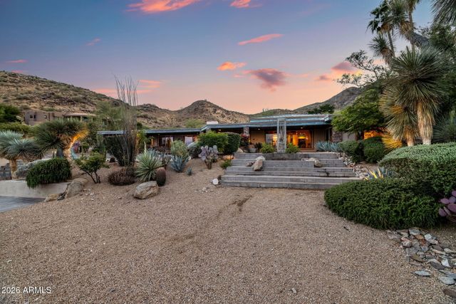 8219 N CHARLES Drive, Paradise Valley, AZ 85253