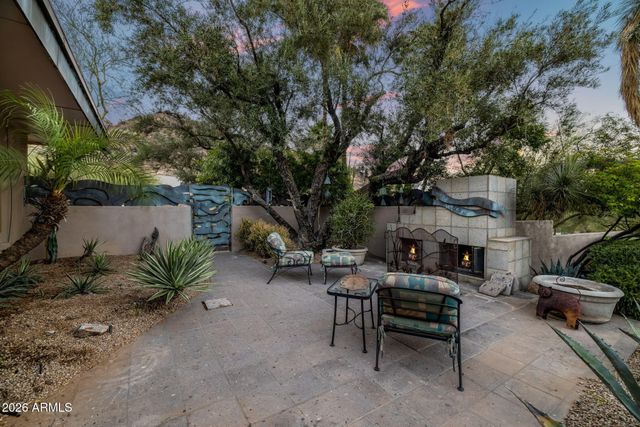 8219 N CHARLES Drive, Paradise Valley, AZ 85253