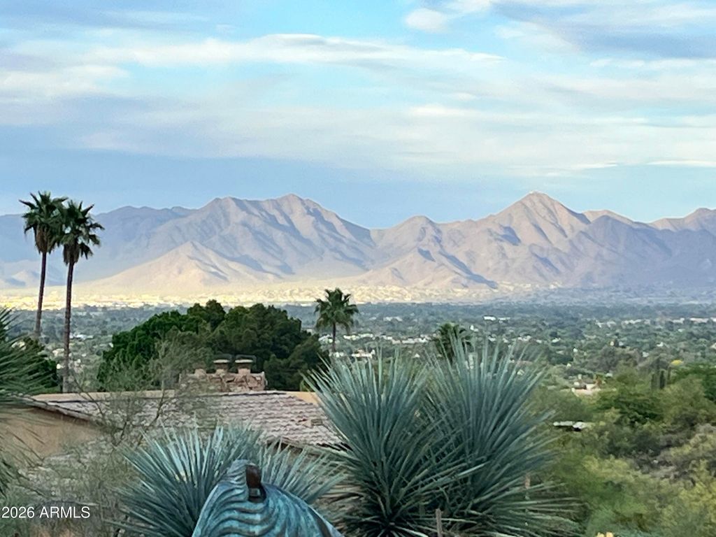 8219 N CHARLES Drive, Paradise Valley, AZ 85253 — photo 3