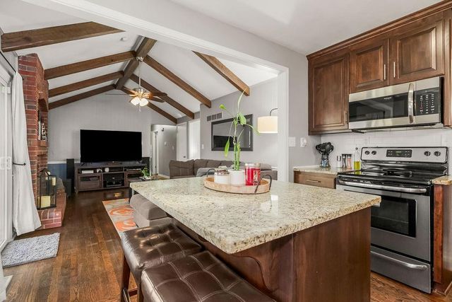 1700 NE 68TH Terrace, Gladstone, MO 64118