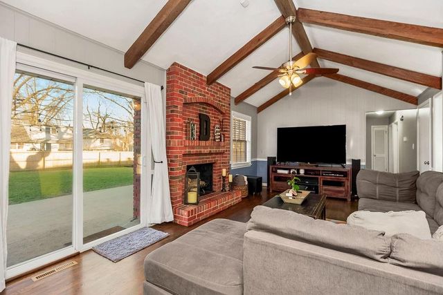 1700 NE 68TH Terrace, Gladstone, MO 64118