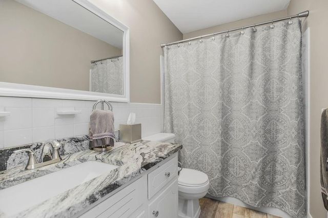 1700 NE 68TH Terrace, Gladstone, MO 64118