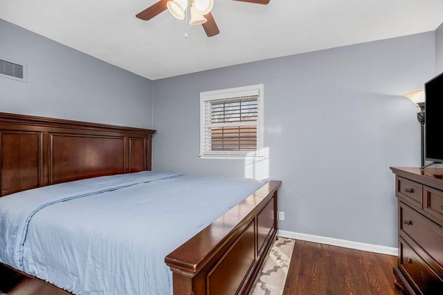 1700 NE 68TH Terrace, Gladstone, MO 64118