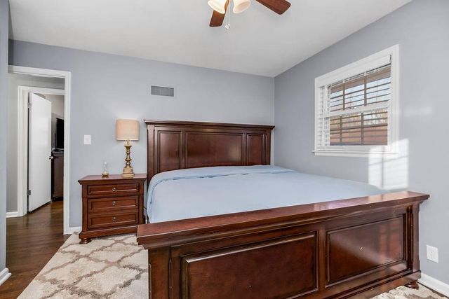 1700 NE 68TH Terrace, Gladstone, MO 64118