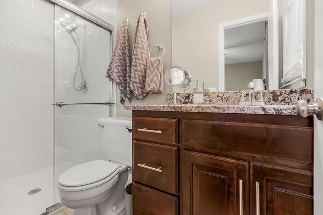 1700 NE 68TH Terrace, Gladstone, MO 64118