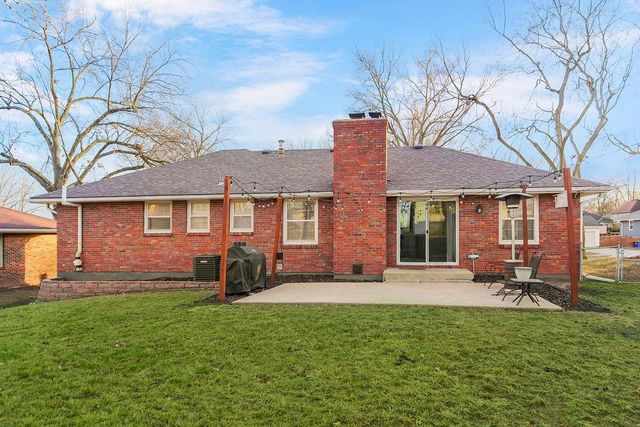 1700 NE 68TH Terrace, Gladstone, MO 64118