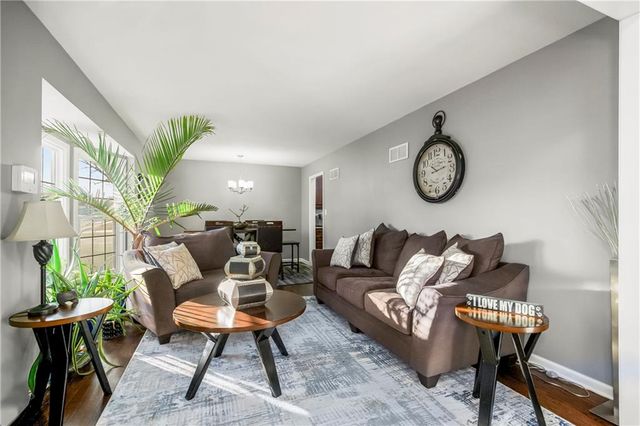 1700 NE 68TH Terrace, Gladstone, MO 64118