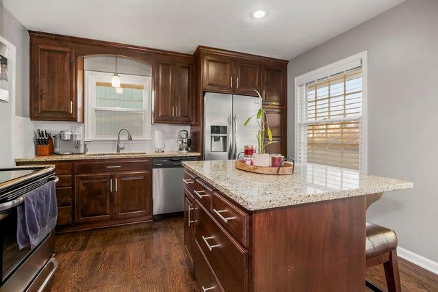 1700 NE 68TH Terrace, Gladstone, MO 64118