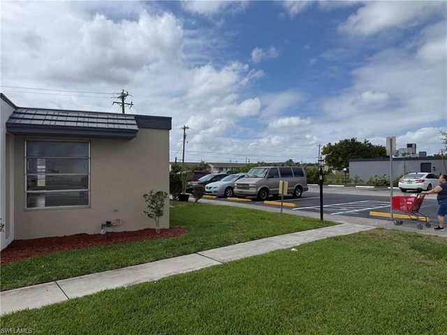 1131 S Loop BLVD, Lehigh Acres, FL 33936