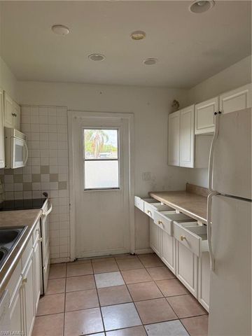 1131 S Loop BLVD, Lehigh Acres, FL 33936