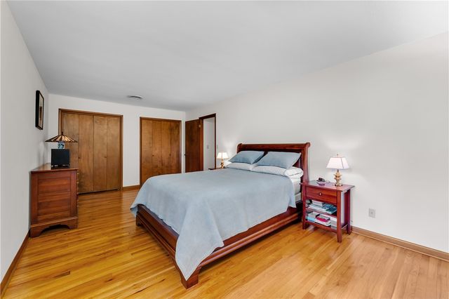 1000 E Oaks Manor Drive, Fayetteville, AR 72703