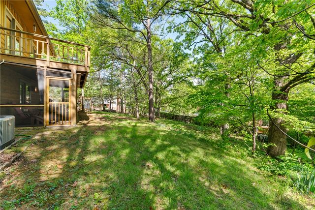 1000 E Oaks Manor Drive, Fayetteville, AR 72703