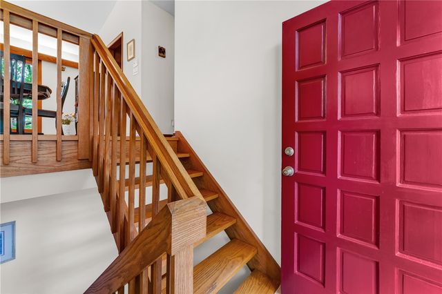 1000 E Oaks Manor Drive, Fayetteville, AR 72703