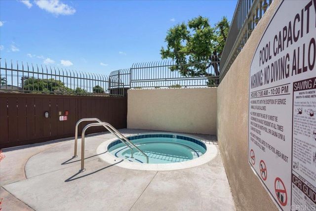 5404 Balboa Arms Dr 469, San Diego, CA 92117