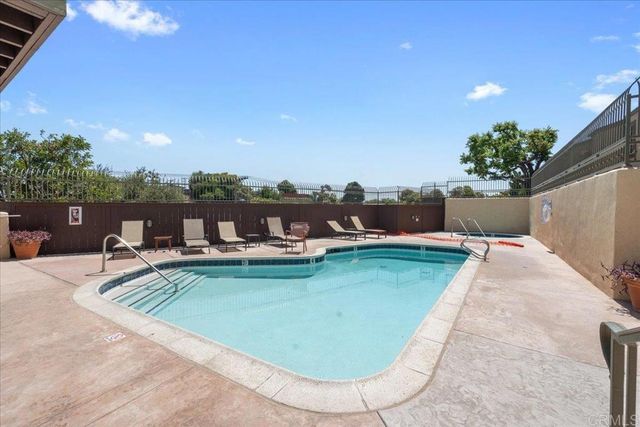 5404 Balboa Arms Dr 469, San Diego, CA 92117