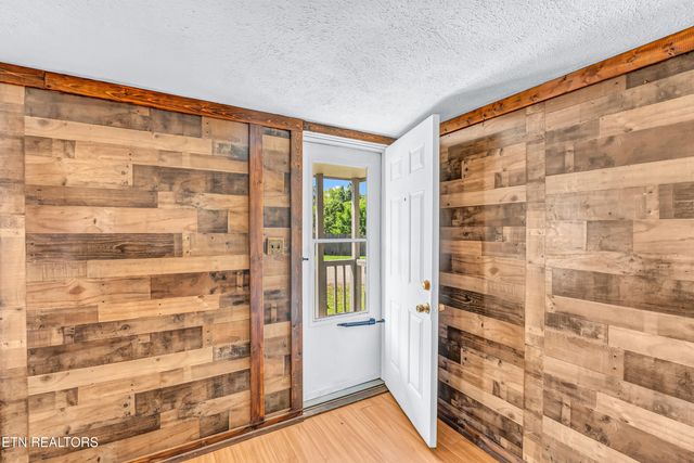 1013 E Drive, Knoxville, TN 37920