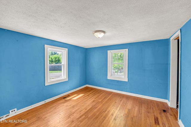 1013 E Drive, Knoxville, TN 37920