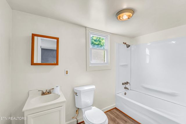 1013 E Drive, Knoxville, TN 37920