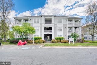 8099 Lacy Dr Apt 204, Manassas, VA 20109