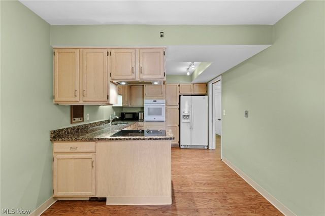 20100 Fairmount Boulevard 102, Shaker Heights, OH 44118