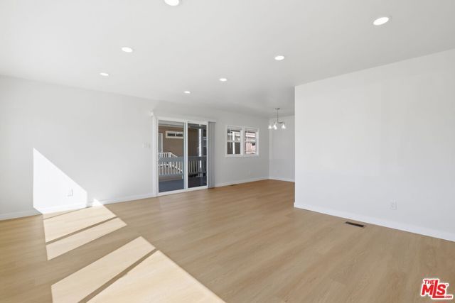 8901 Eton Avenue 61, Canoga Park (los Angeles), CA 91304