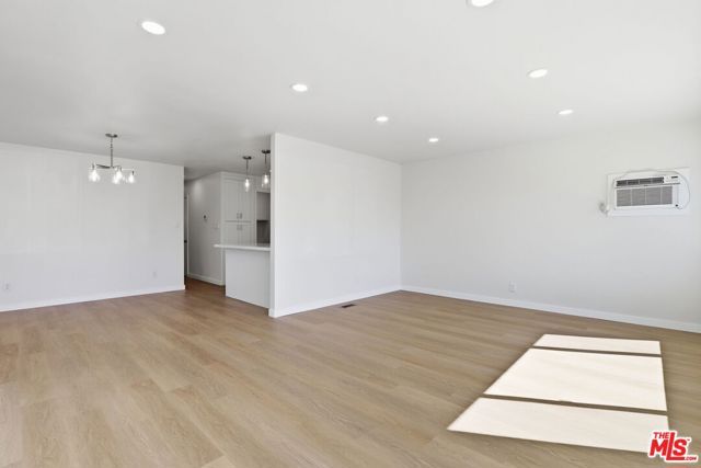 8901 Eton Avenue 61, Canoga Park (los Angeles), CA 91304