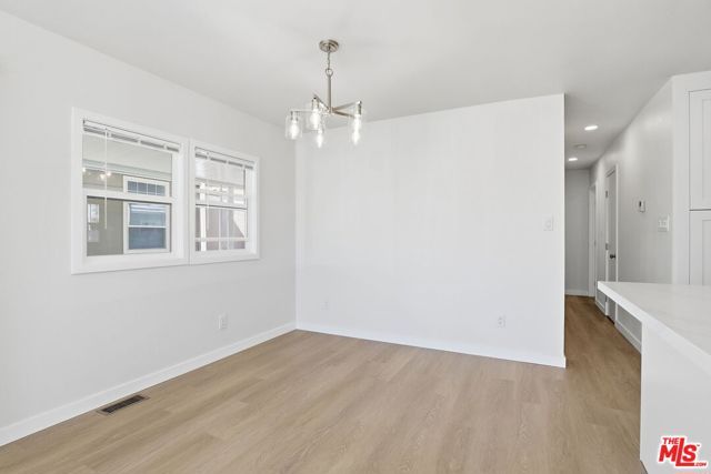 8901 Eton Avenue 61, Canoga Park (los Angeles), CA 91304