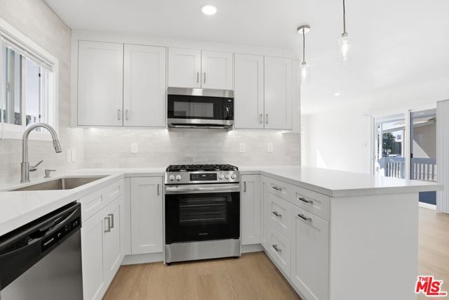 8901 Eton Avenue 61, Canoga Park (los Angeles), CA 91304