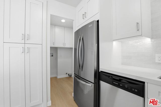 8901 Eton Avenue 61, Canoga Park (los Angeles), CA 91304